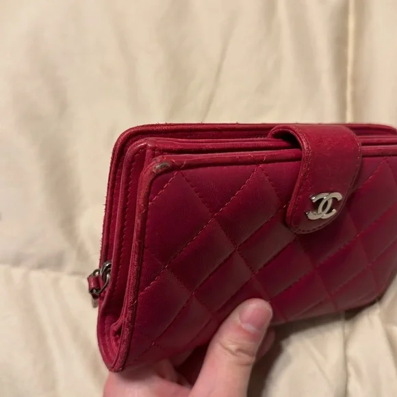 CHANEL • CC French Lambskin Wallet (RARE COLOR) - Picture 9 of 12